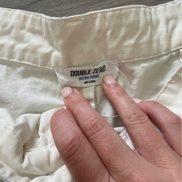 Double zero cream mini cream shorts - Picture 4 of 4